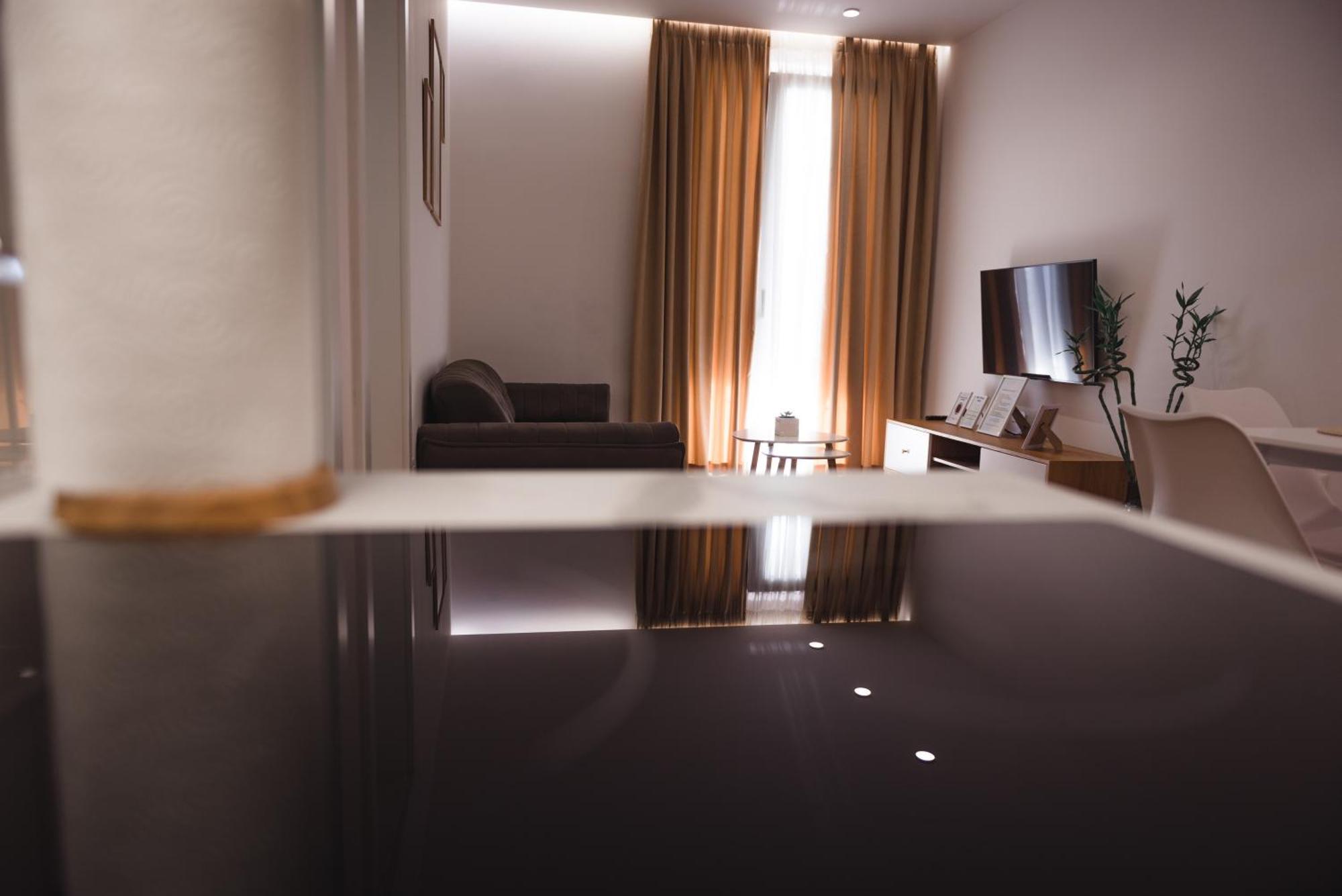 Tam Centre Luxury Serviced Apartments Тирана Экстерьер фото